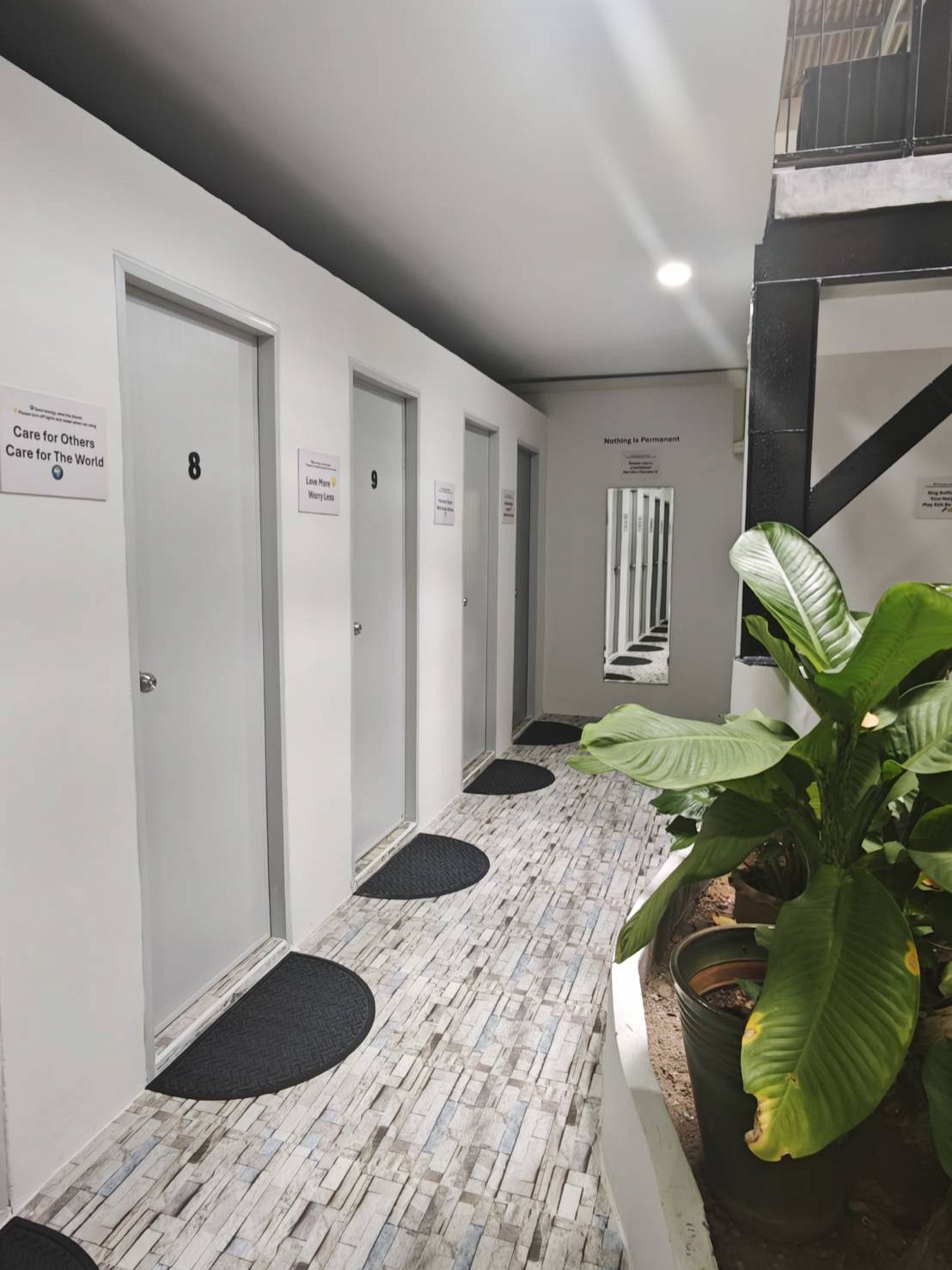 Twin Room (Separate Shower, Shared Toilet) – Room Only