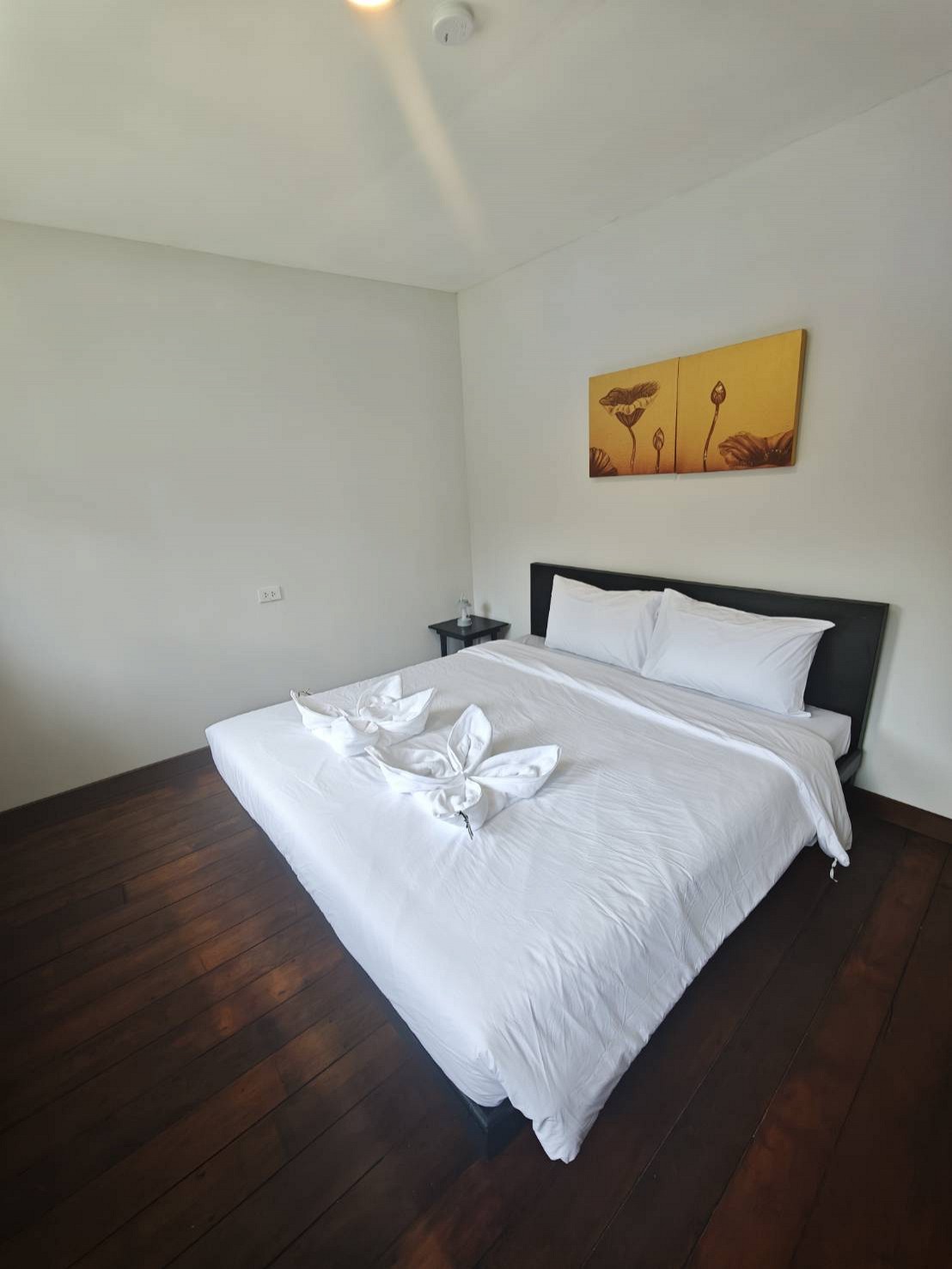 Double Room (Separate Shower, Shared Toilet) – Room Only