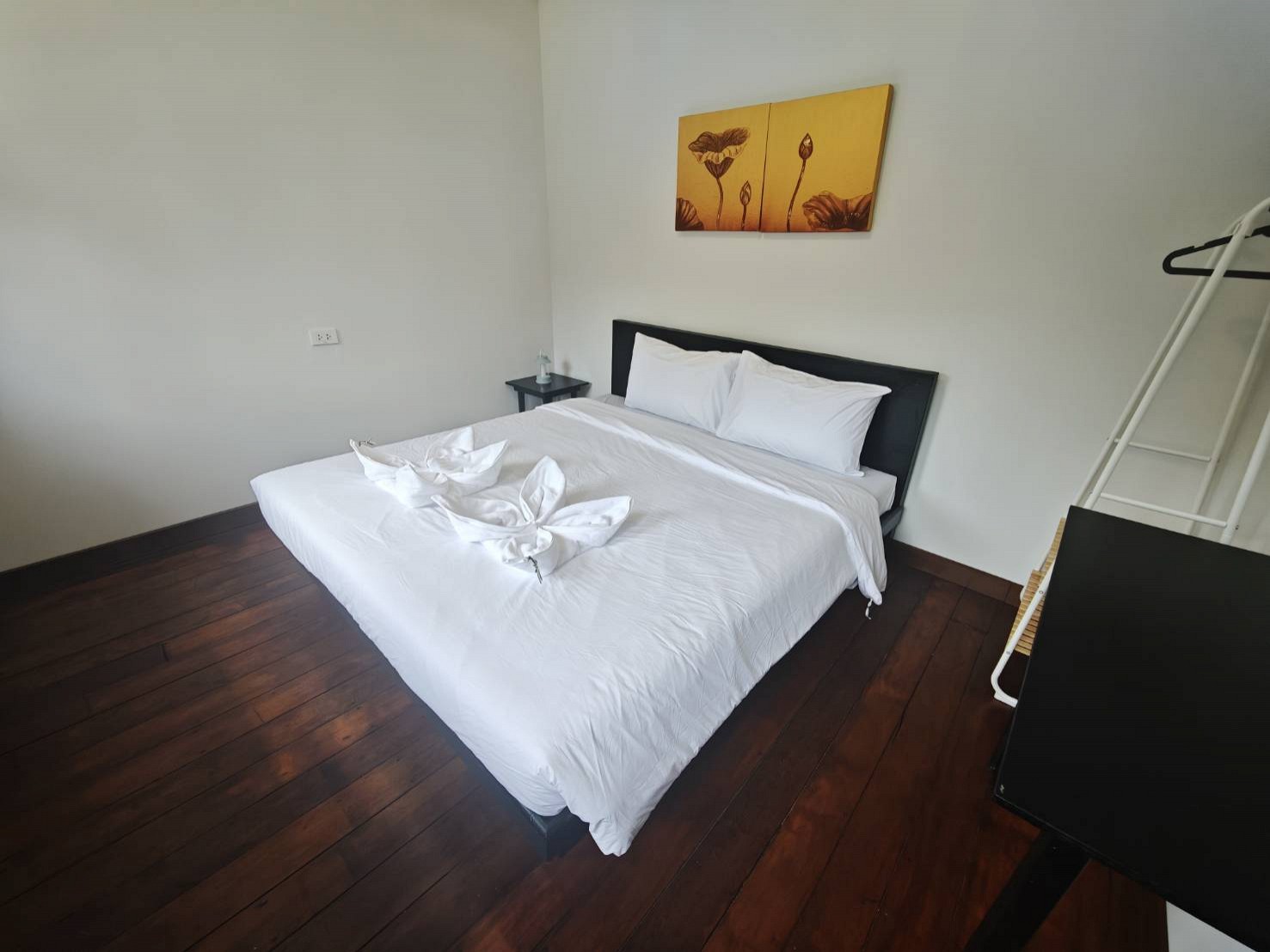 Monkey House – Budget Friendly Boutique Stay in Koh Samui